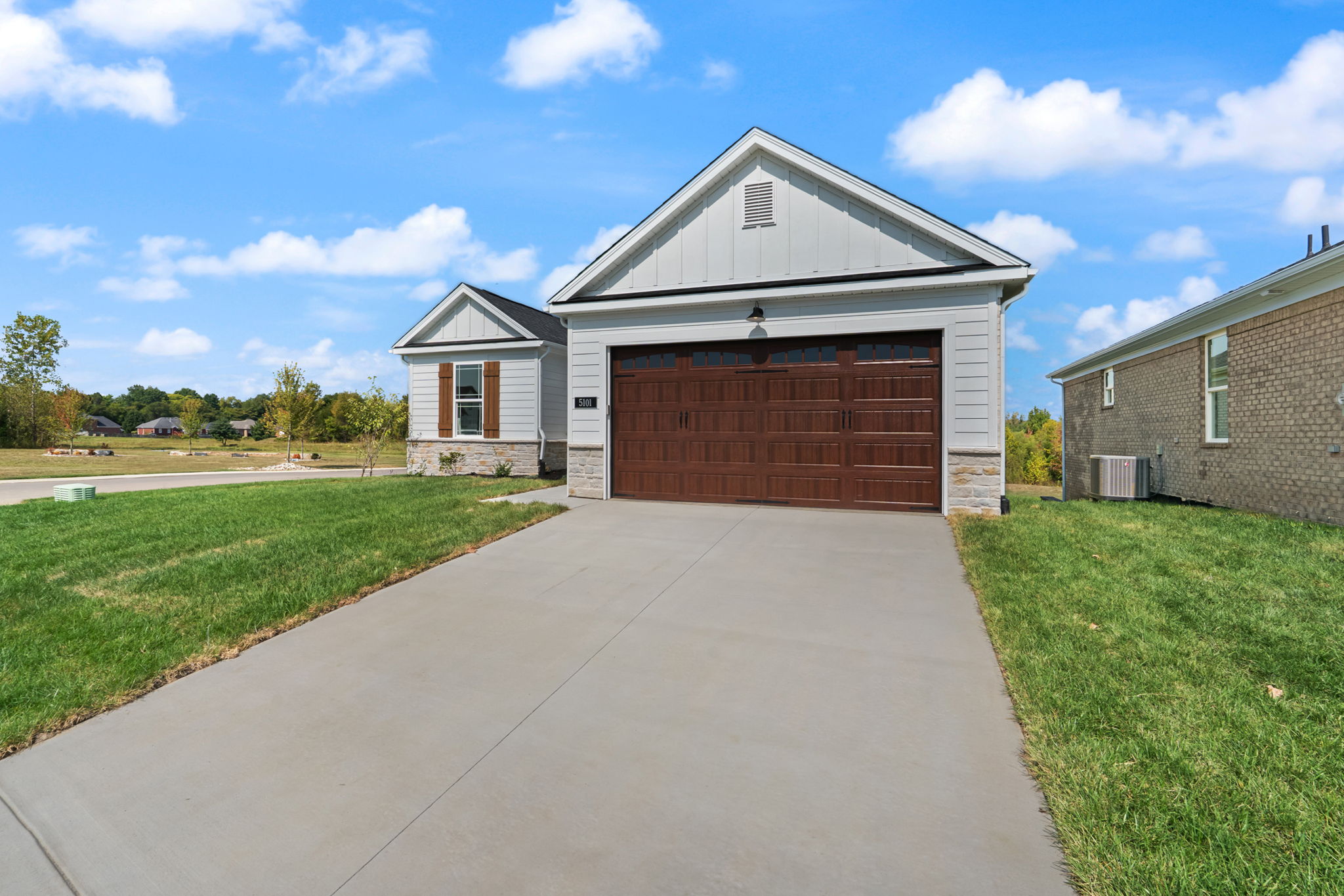 large-01993dde-004e-73a2-b51f-80075190647f