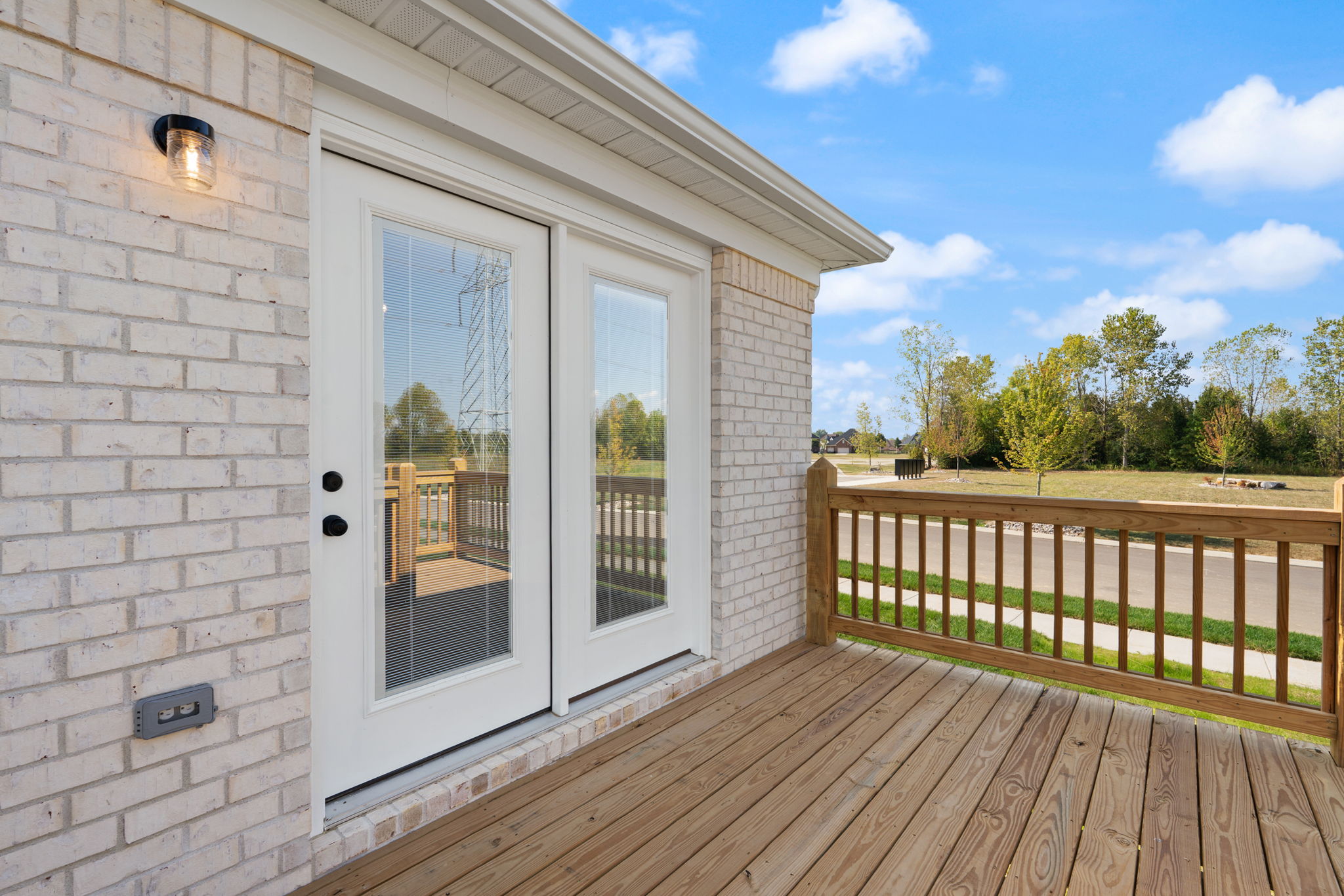 large-01993dde-0179-7262-9eb2-d2c5808dbbb0