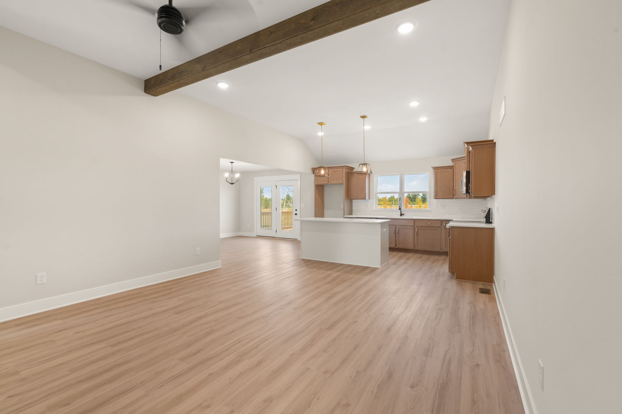 large-01993dde-0258-71e8-9819-d8f8bc240833