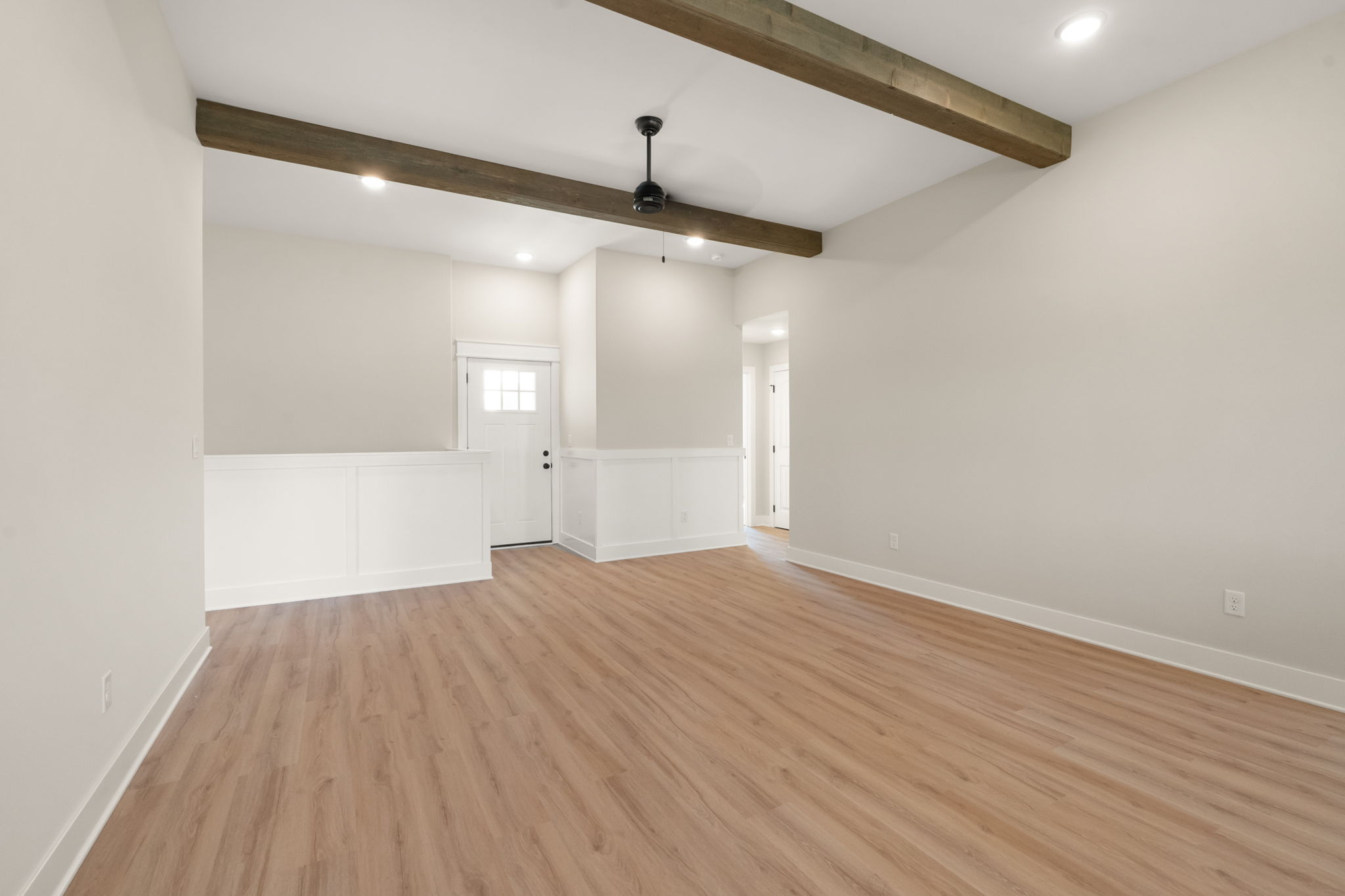 large-01993dde-027e-725d-bea9-6e93ad228a81