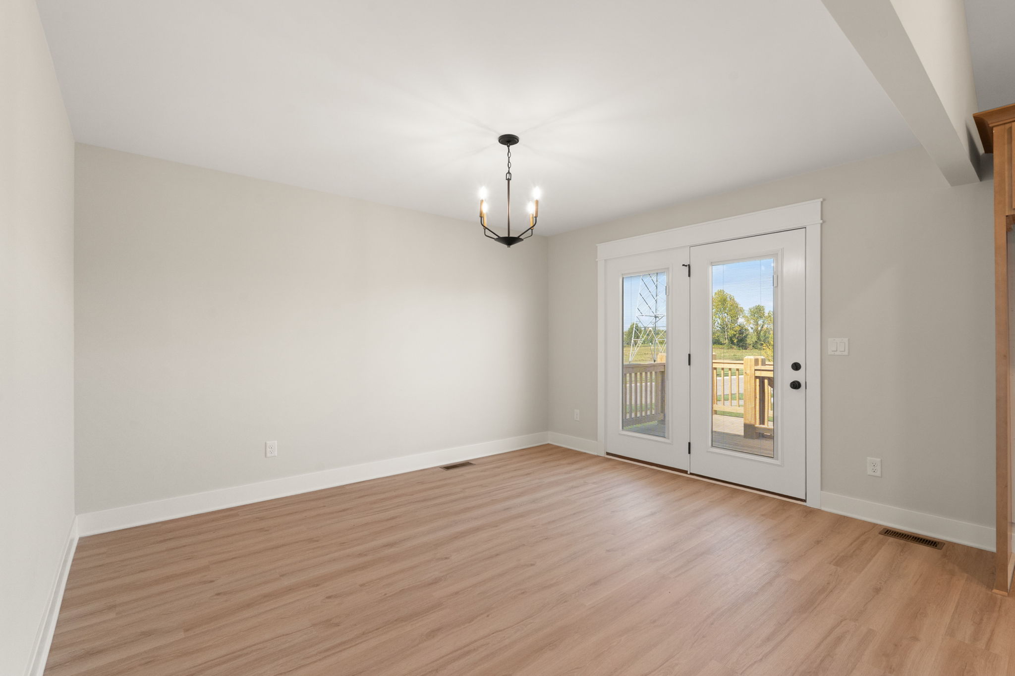 large-01993dde-02d3-7236-a48e-53310a6fcc7b