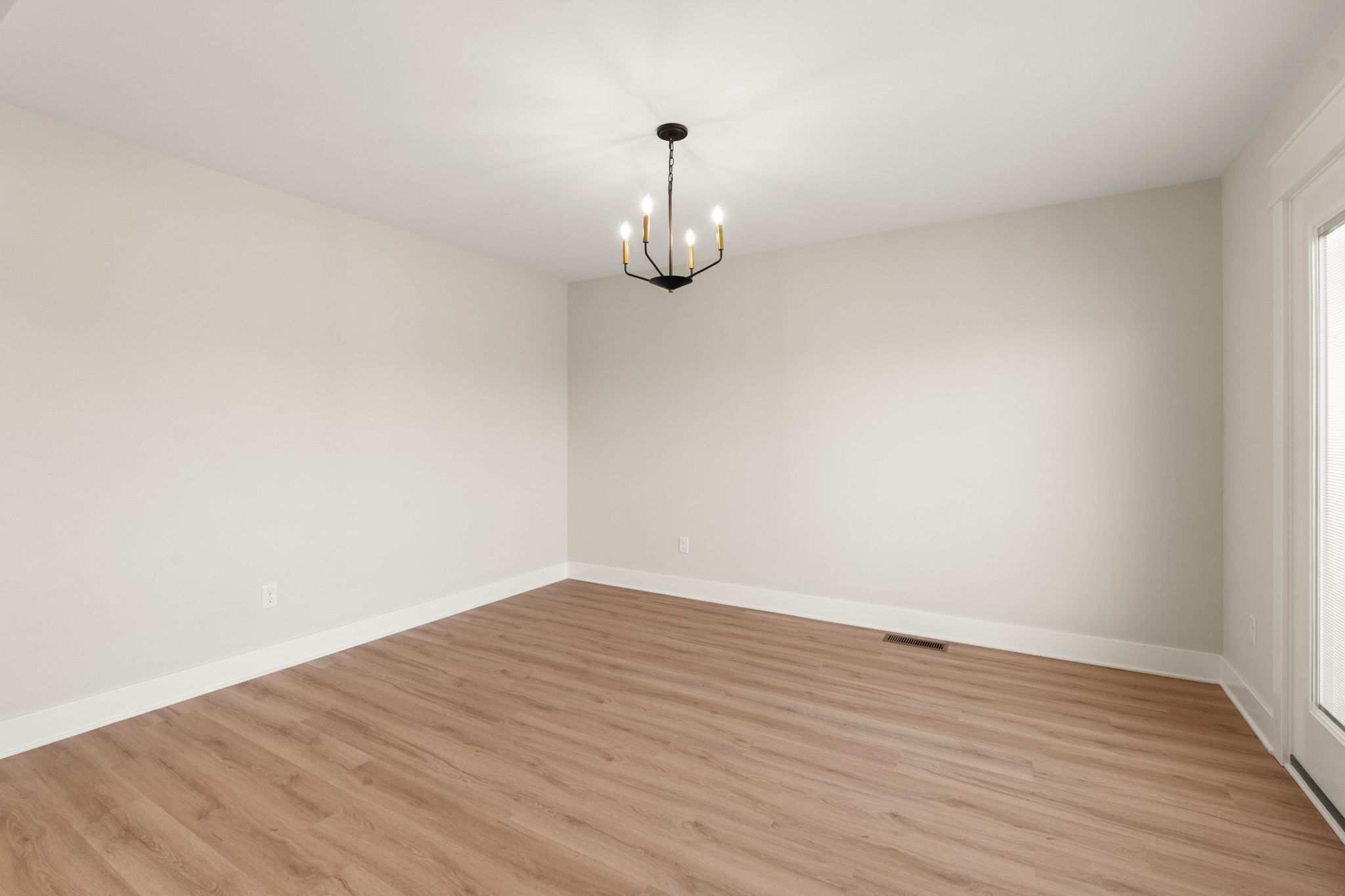 large-01993dde-02fb-7119-993c-e2520cf2f8d4