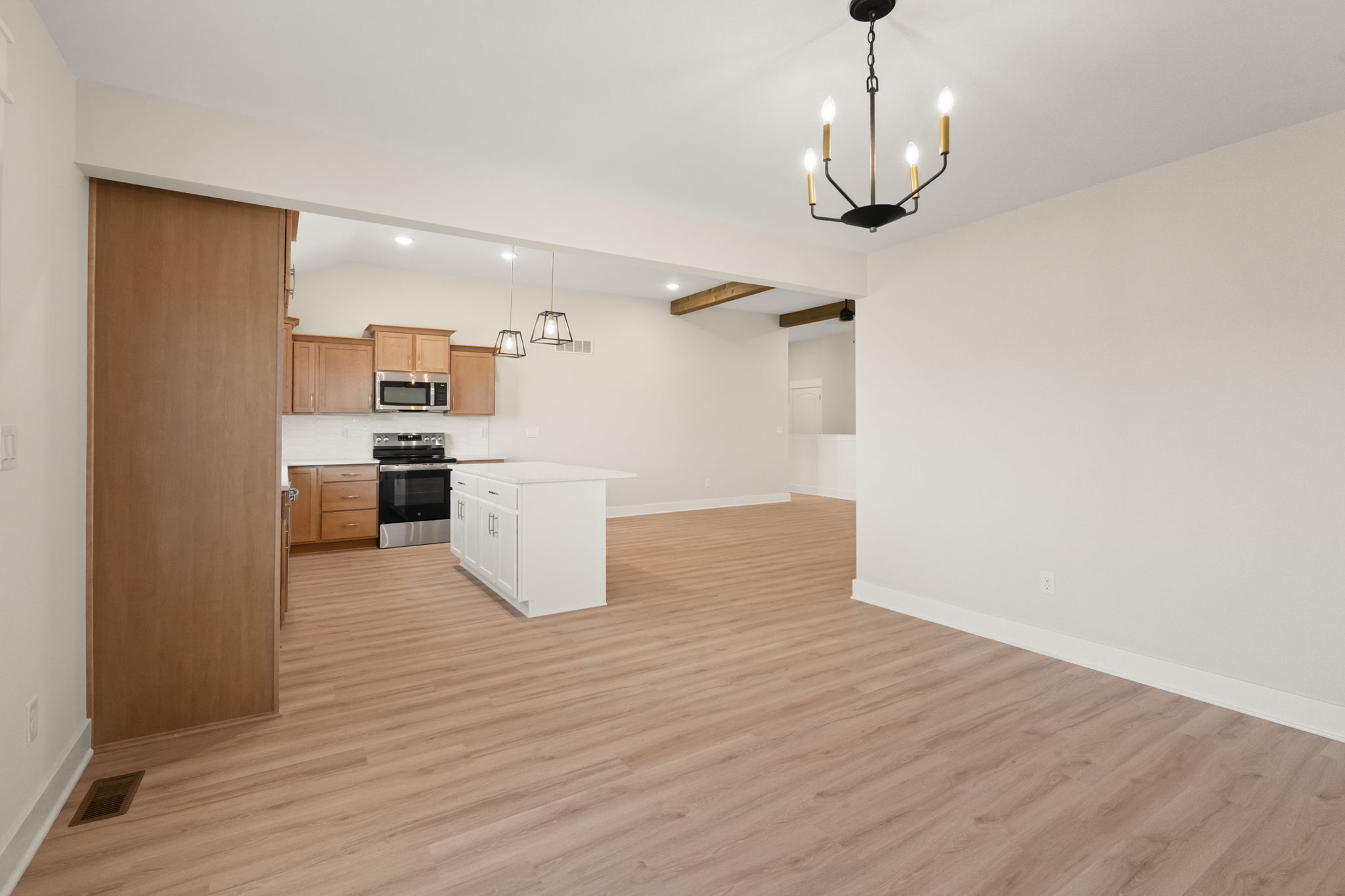 large-01993dde-031d-729b-bce3-8a27c6eda182