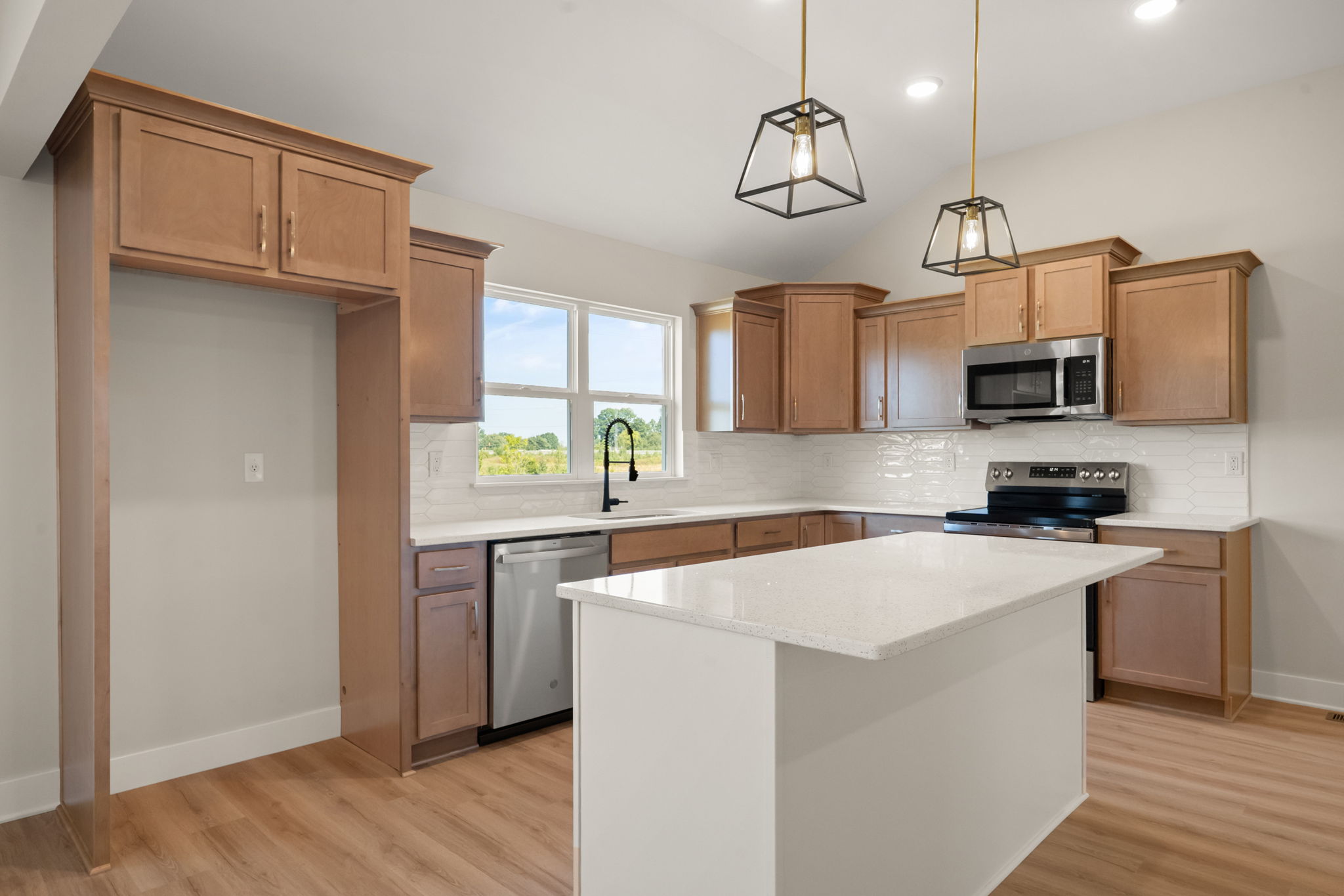 large-01993dde-0387-71f0-ba34-51f75bf0a87d