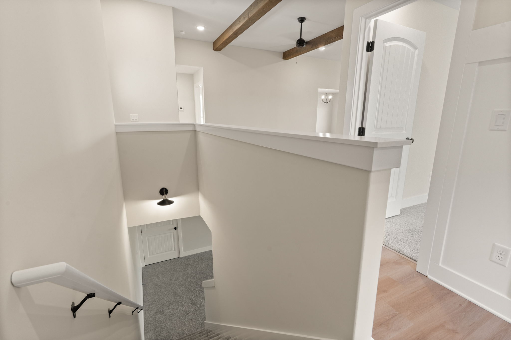 large-01993dde-069b-71f6-9dea-e24b3cc72f44