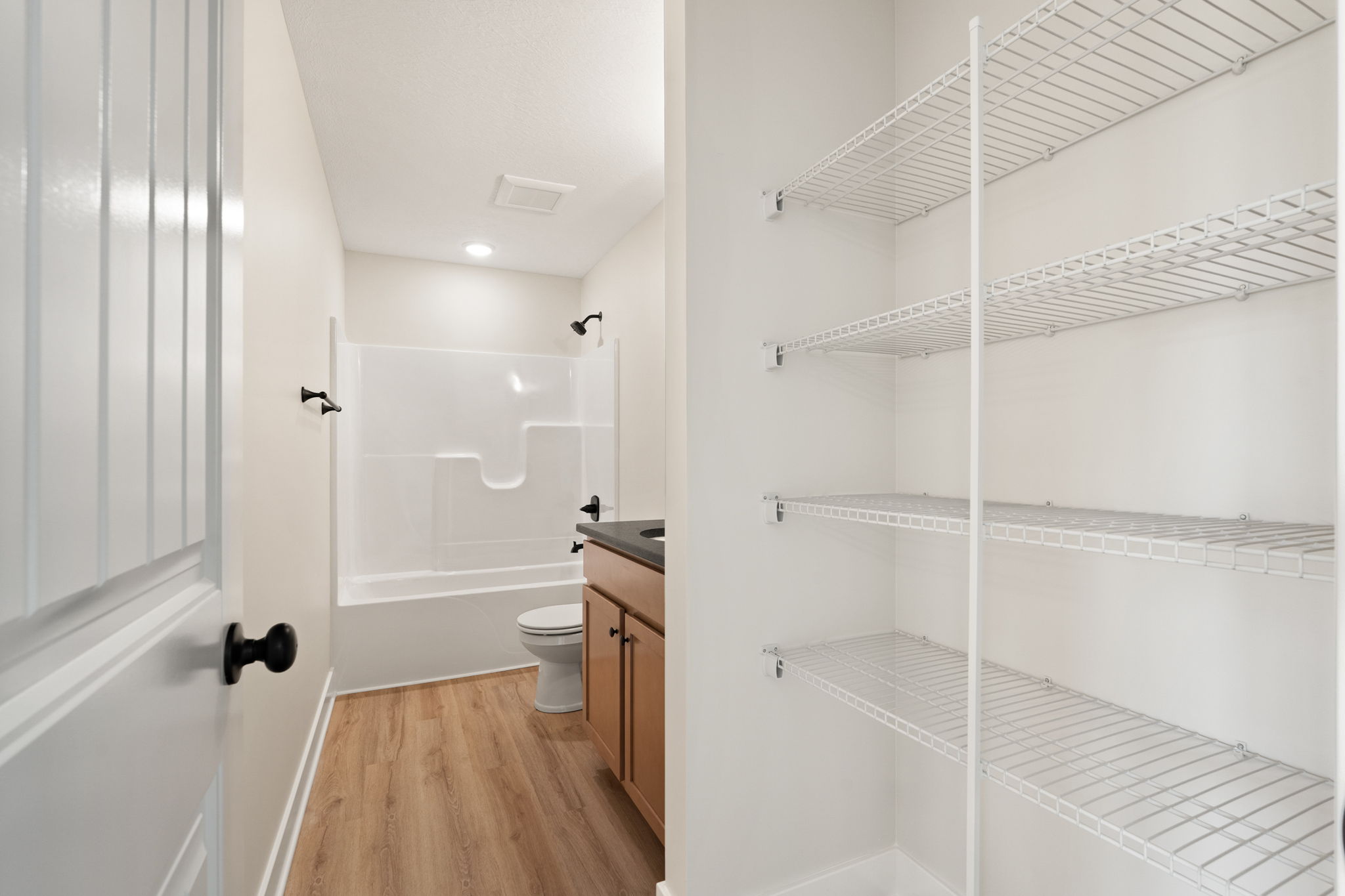 large-019957bf-65ed-7087-8da8-8b91c8ea3167