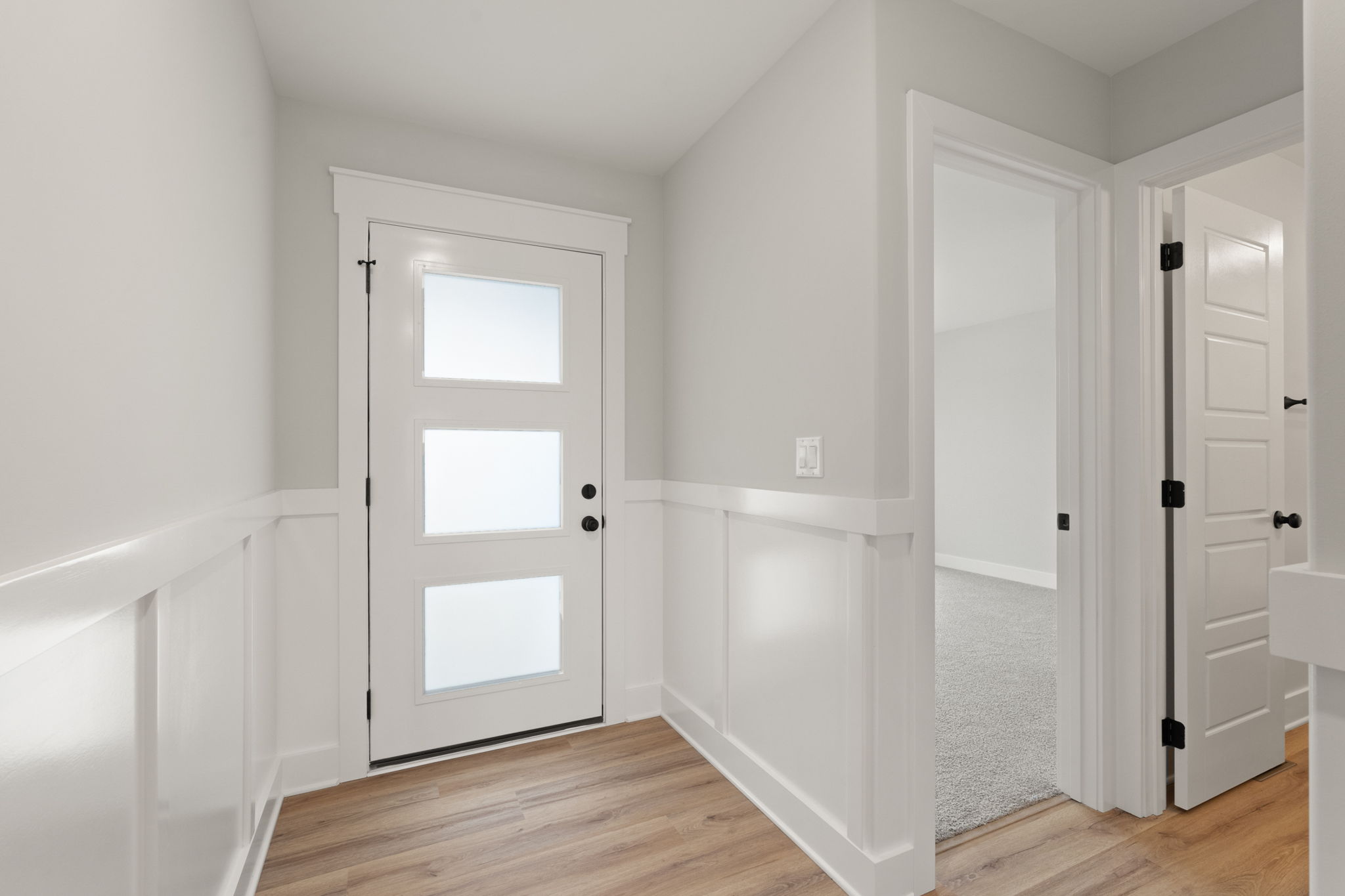 large-0199807f-5837-7183-8b99-958e061a7639