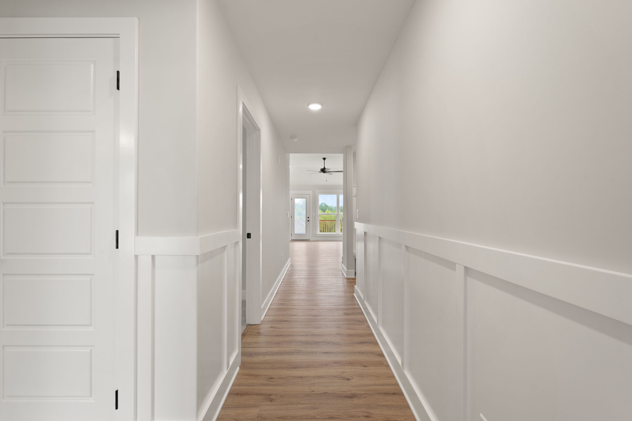 large-0199807f-5875-73b5-ab3b-b0004a30e493