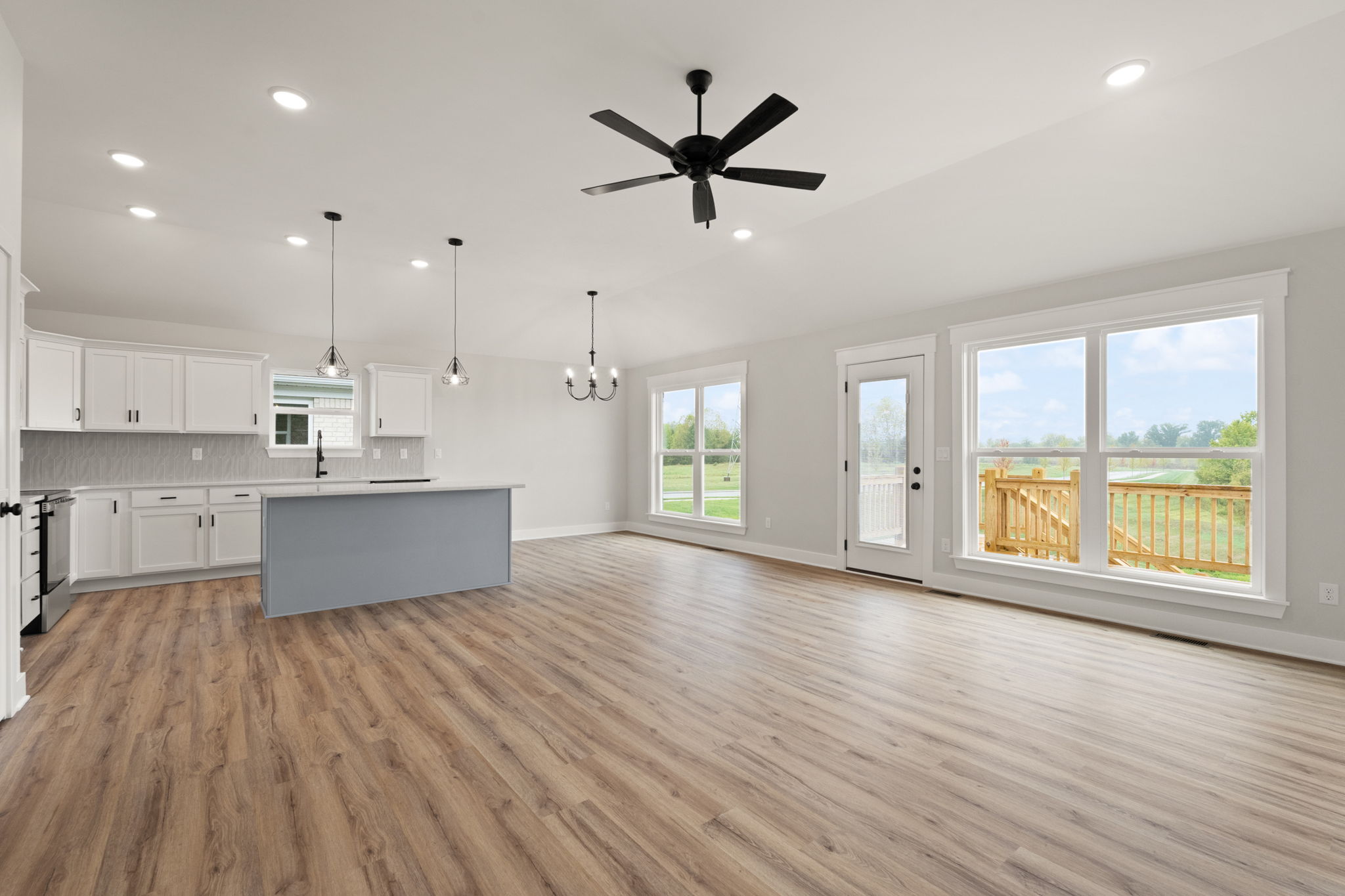 large-0199807f-596a-703e-a897-c486c5e44ef5