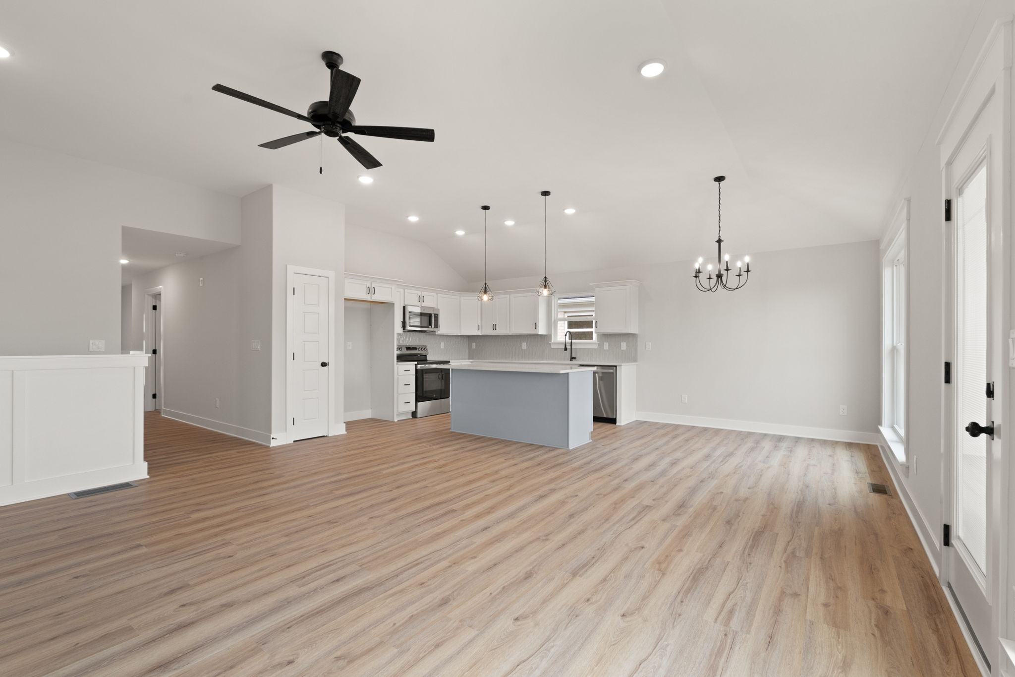 large-0199807f-59e1-73e9-b03d-60c9afb3e0f0