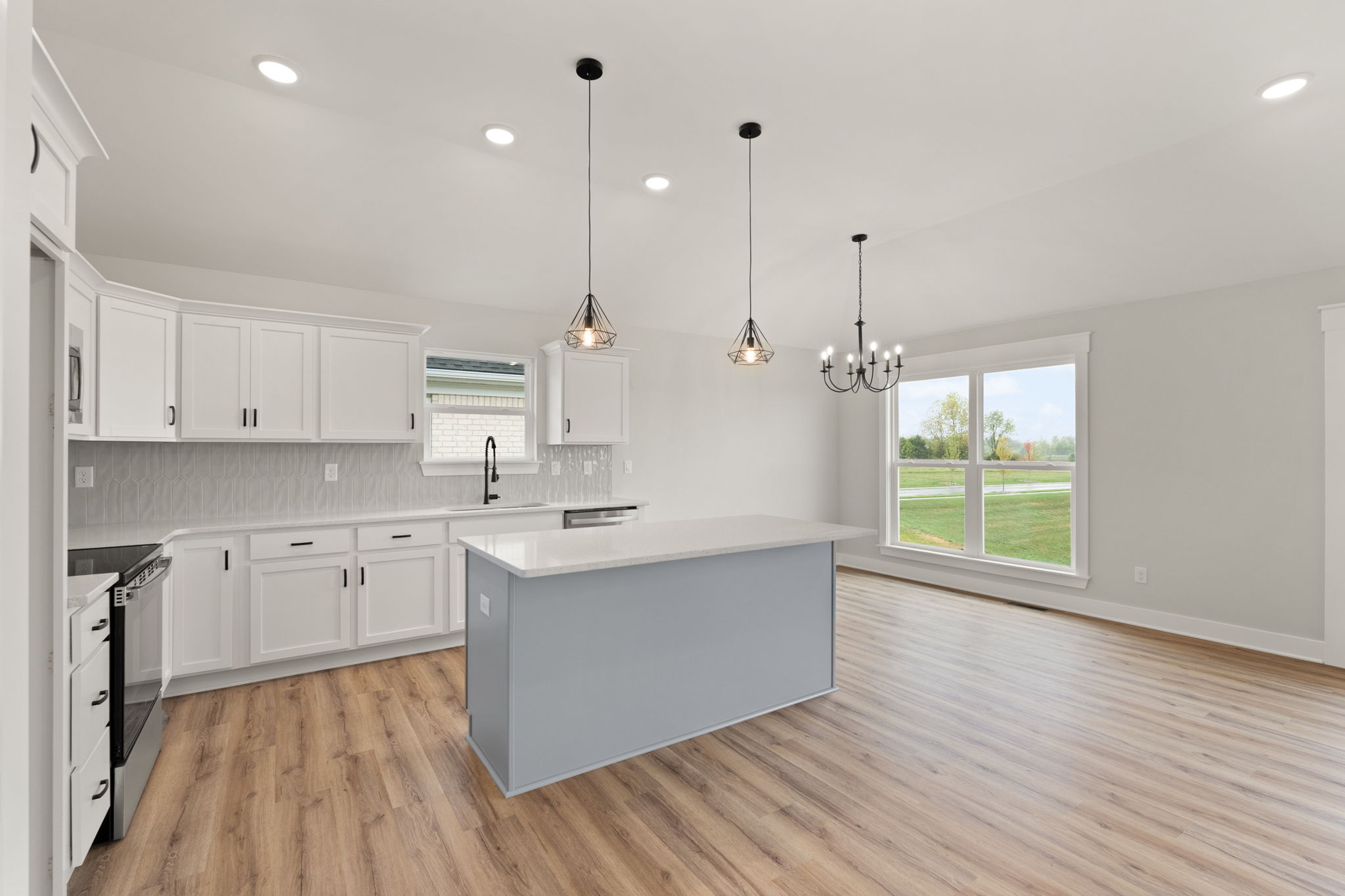 large-0199807f-5ad4-7093-a09d-5f17d2b65610