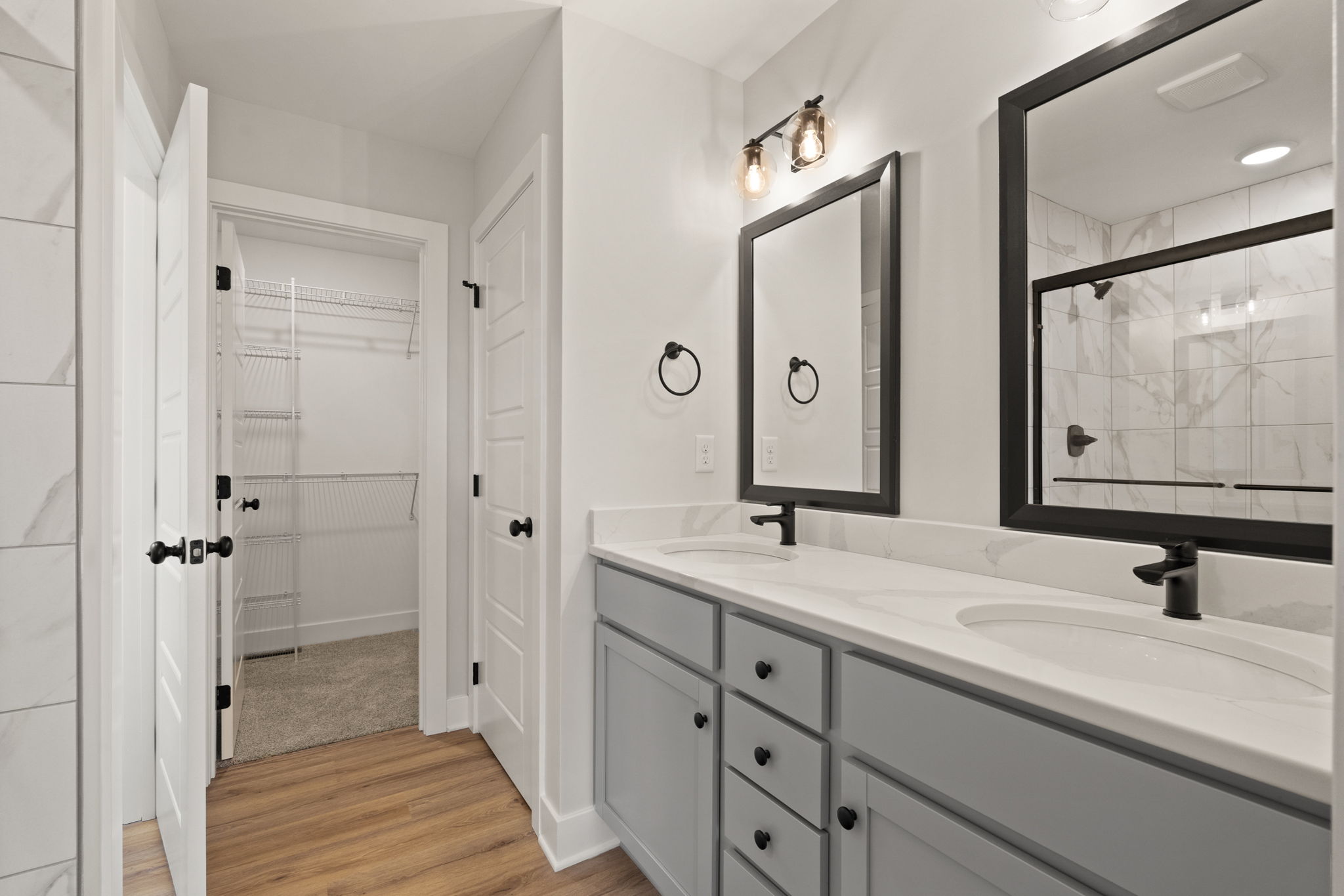 large-0199807f-5e0a-71f1-82c9-5aaaa99735a4