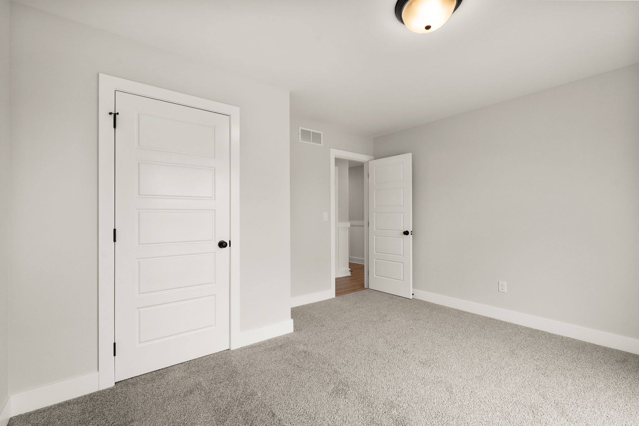 large-0199807f-5f92-72d9-8927-2de084c56a69