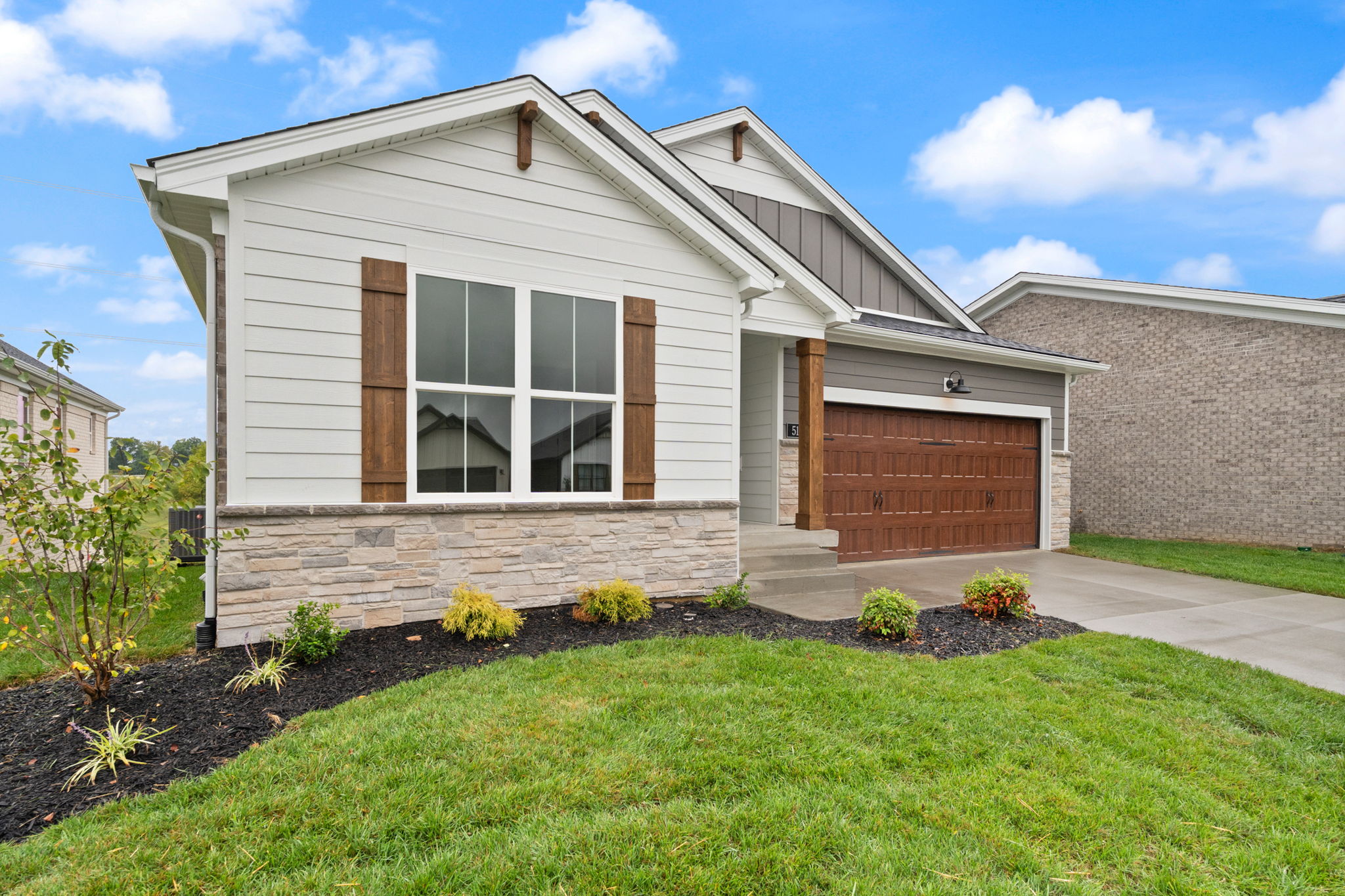 large-0199807f-63d6-70ea-b287-d980ef31aa09