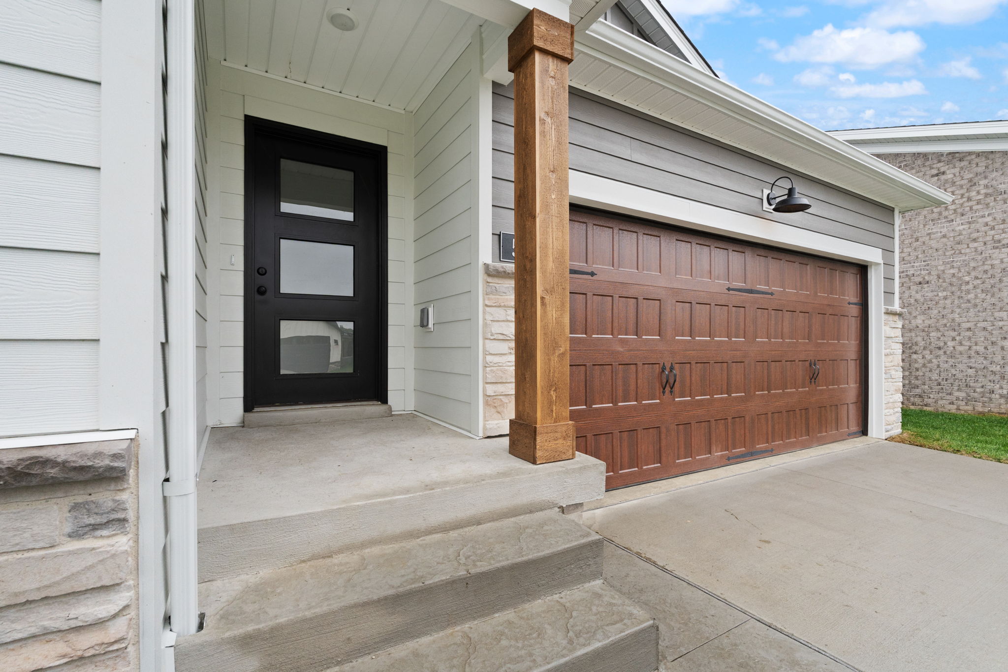 large-0199807f-657d-7117-b9b3-9b5d0c6164f9