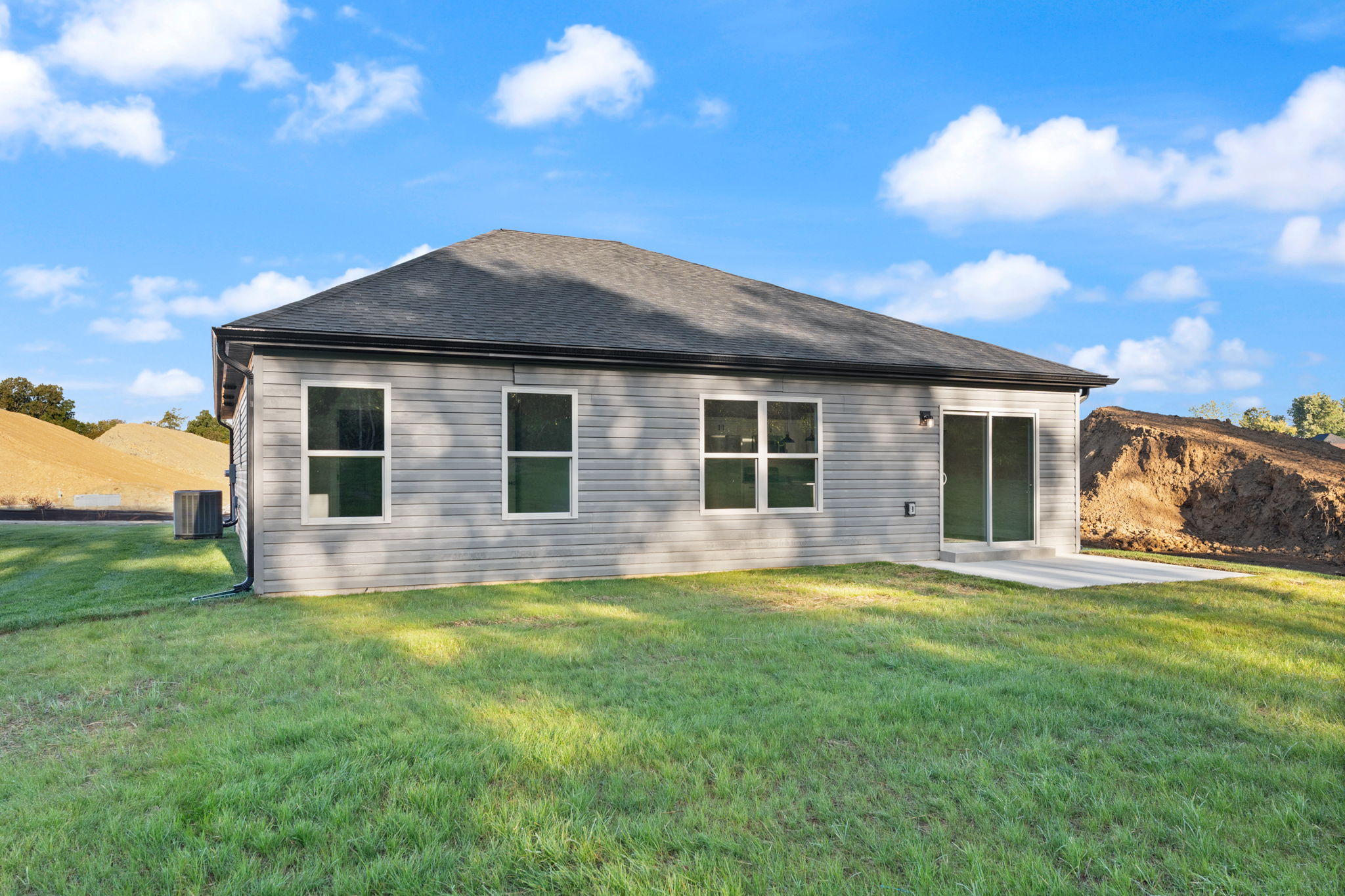 large-0199e73d-0992-739d-889b-00d36a87d61f