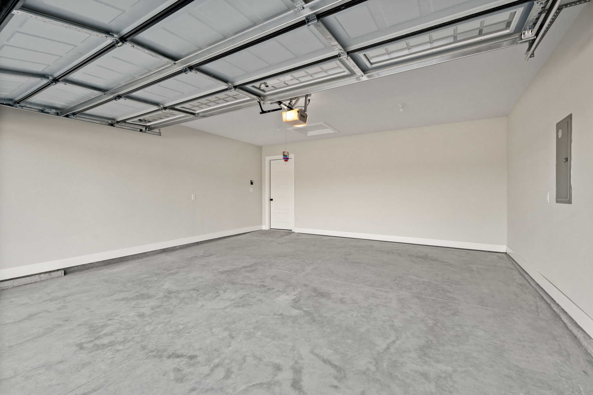 large-0199e73d-0a58-7066-b7af-39afe1f00aba