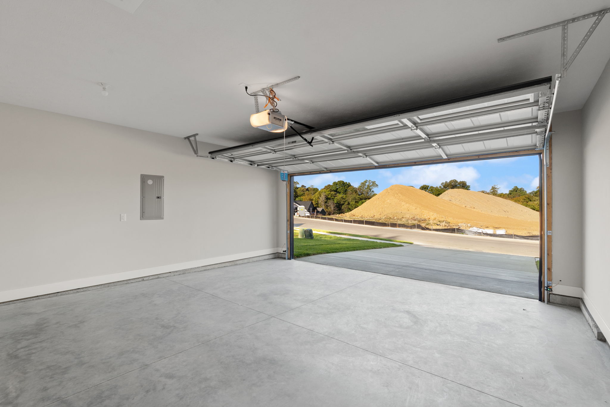 large-0199e73d-0a94-7096-b7a1-48d07e7adb8b