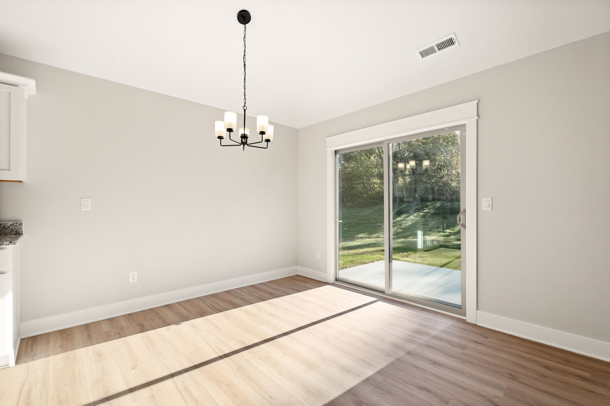 large-0199e73d-0ccb-7147-a3f6-7b617a9e2e6e