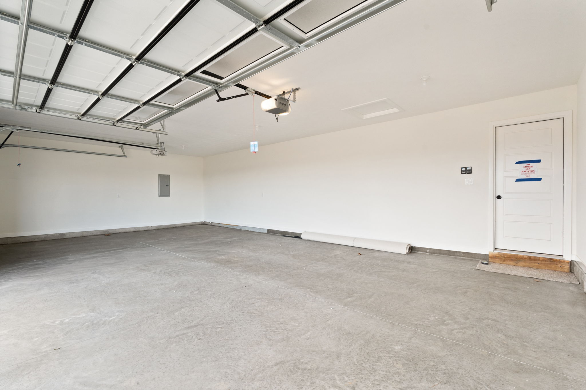 large-019ba75d-6a2c-70b7-b15a-f49703515cef