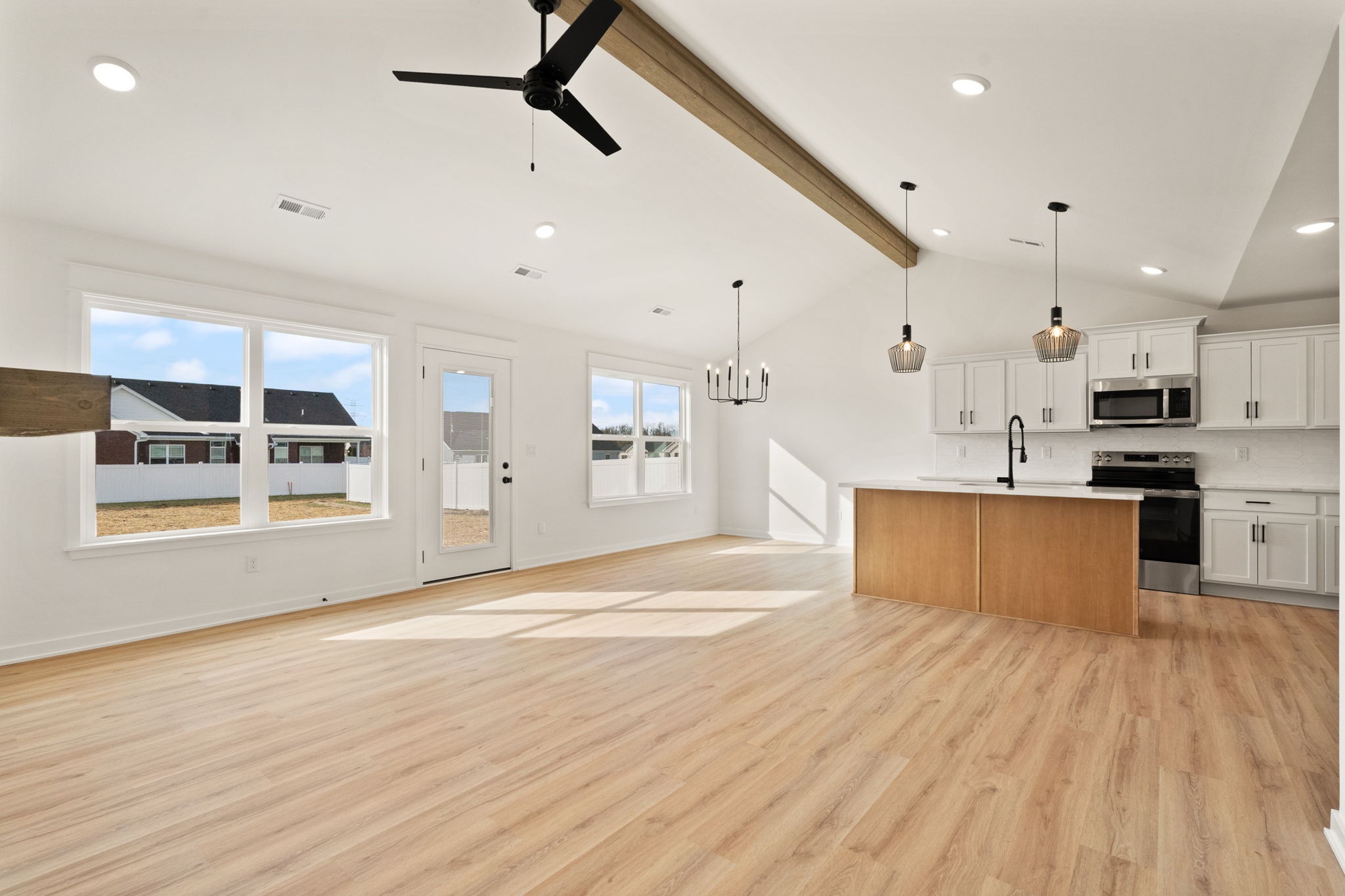 large-019ba75d-6b64-70f0-bc2a-b0606ed4399d