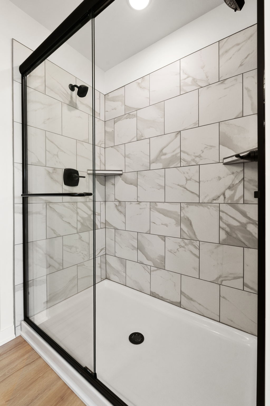 large-019ba75d-6e41-7215-b391-c1f0042a9d29